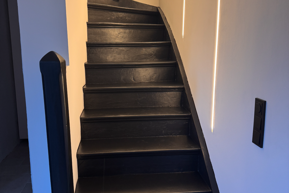 Alte Holztreppe in neuem Look